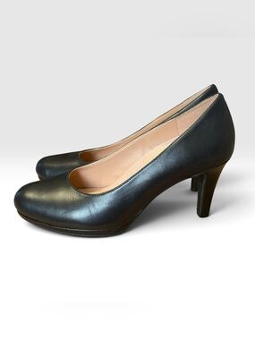Naturalizer Black Leather Round Toe Comfort Pumps Heels 8W  3” Heel